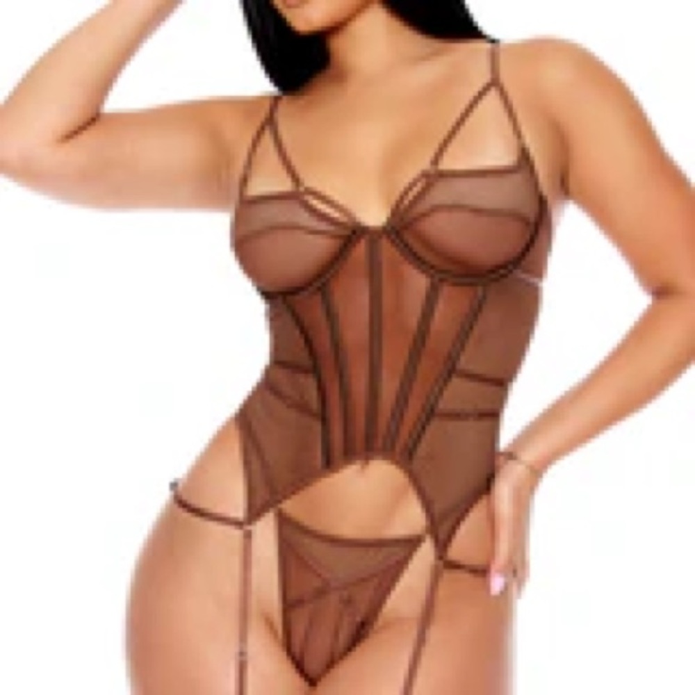Caught Up O-Net Bustier Lingerie Set × 1
M / Brown